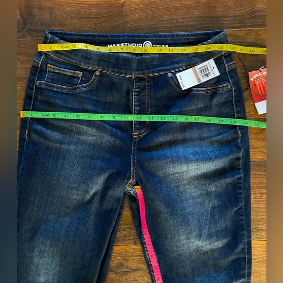 Max Studio Stretch Body Sculpting Pull On Jeans 12 $74 - Picture 4 of 12